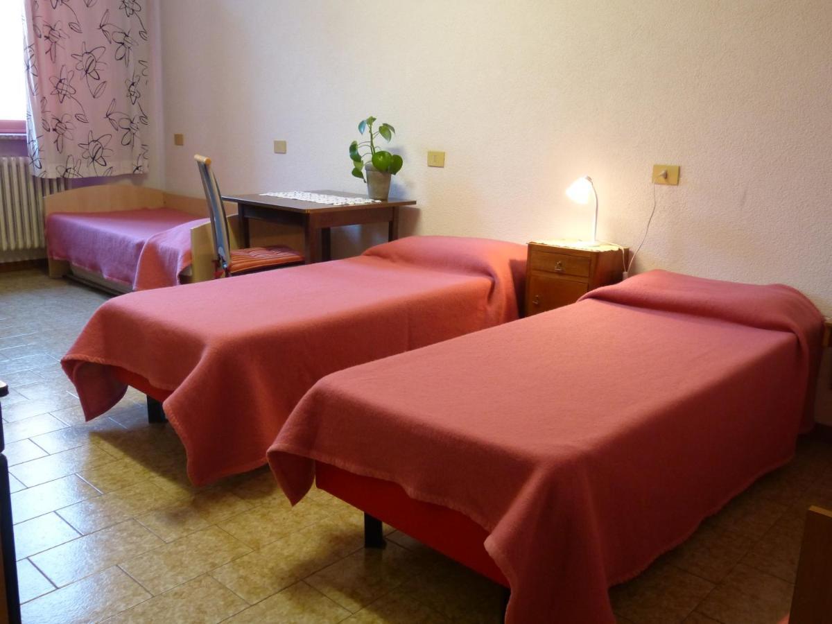 Ostello Al Deserto Chiavenna Exterior photo