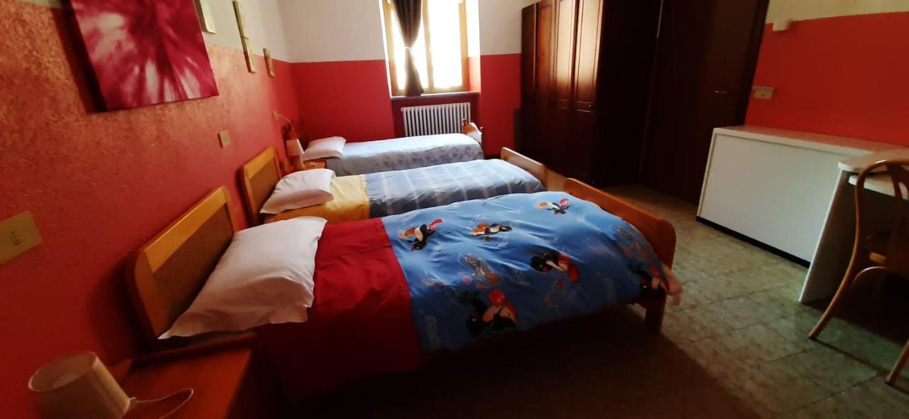 Ostello Al Deserto Chiavenna Exterior photo